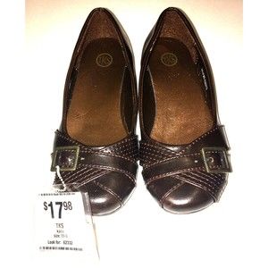 Little Girls Toddler TKS Brown Slip On’s Size 11 M Non-marking Sole